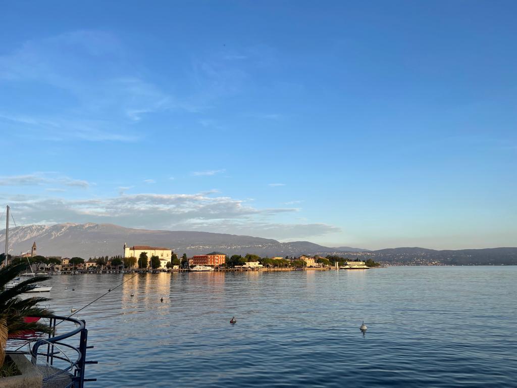 Hafen Maderno mit Bergpanorama